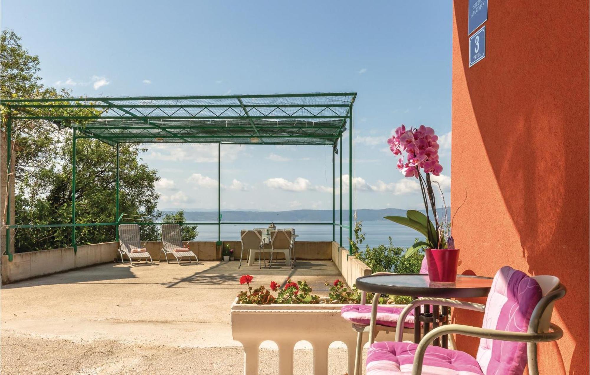 Awesome Home In Podgora With Kitchen Bagian luar foto
