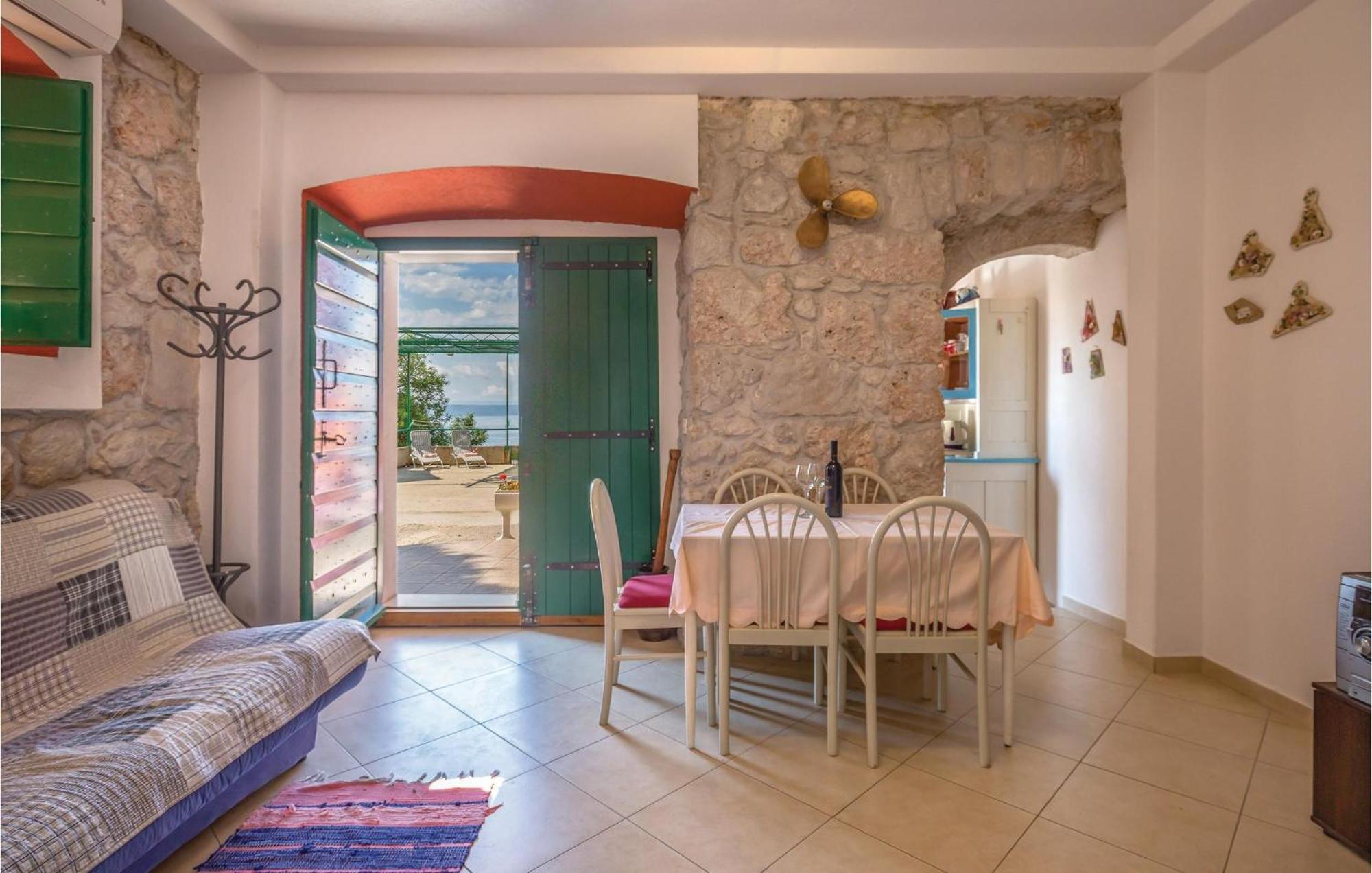 Awesome Home In Podgora With Kitchen Bagian luar foto