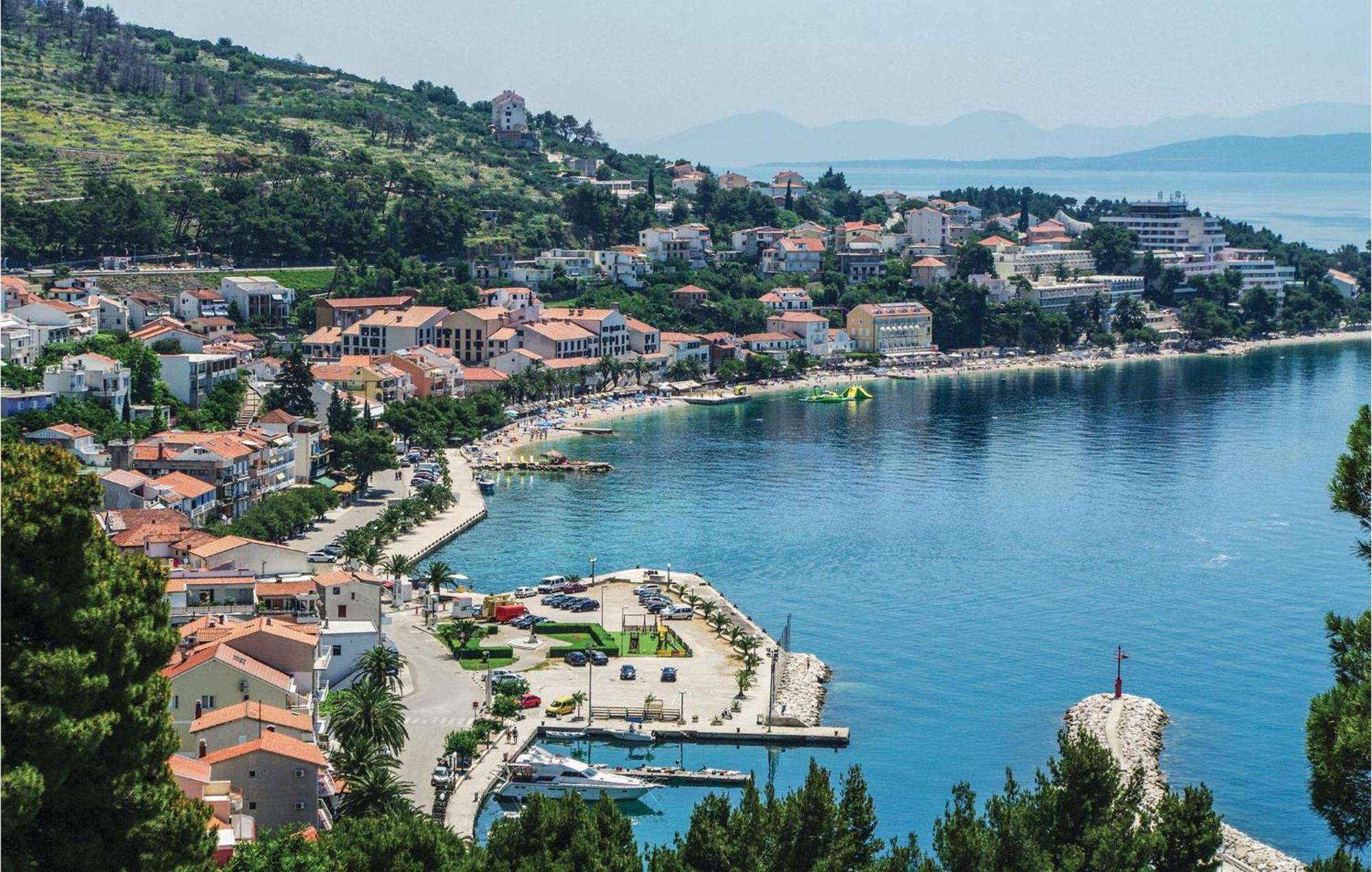 Awesome Home In Podgora With Kitchen Bagian luar foto
